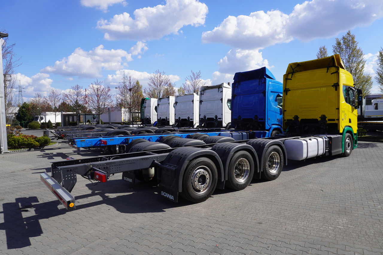 SCANIA R650 V8 / 650 HP/ frame 8.8 m / steered 4th axis / 20 units - Kamion sa dizalicom: slika 2 SCANIA R650 V8 / 650 HP/ frame 8.8 m / steered 4th axis / 20 units - Kamion sa dizalicom: slika 2