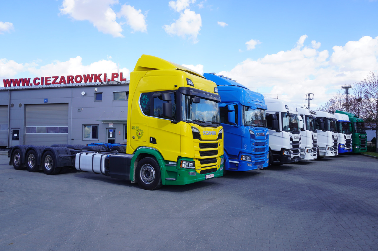 SCANIA R650 V8 / 650 HP/ frame 8.8 m / steered 4th axis / 20 units - Kamion sa golom šasijom i zatvorenom kabinom: slika 1 SCANIA R650 V8 / 650 HP/ frame 8.8 m / steered 4th axis / 20 units - Kamion sa golom šasijom i zatvorenom kabinom: slika 1