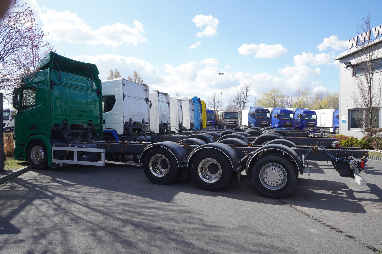 SCANIA R650 V8 / 650 HP/ frame 8.8 m / steered 4th axis / 20 units - Kamion sa dizalicom: slika 3 SCANIA R650 V8 / 650 HP/ frame 8.8 m / steered 4th axis / 20 units - Kamion sa dizalicom: slika 3