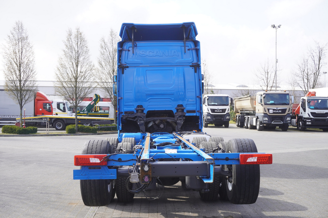 SCANIA R650 V8 / 650 HP/ frame 8.8 m / steered 4th axle - Kamion sa golom šasijom i zatvorenom kabinom: slika 3 SCANIA R650 V8 / 650 HP/ frame 8.8 m / steered 4th axle - Kamion sa golom šasijom i zatvorenom kabinom: slika 3