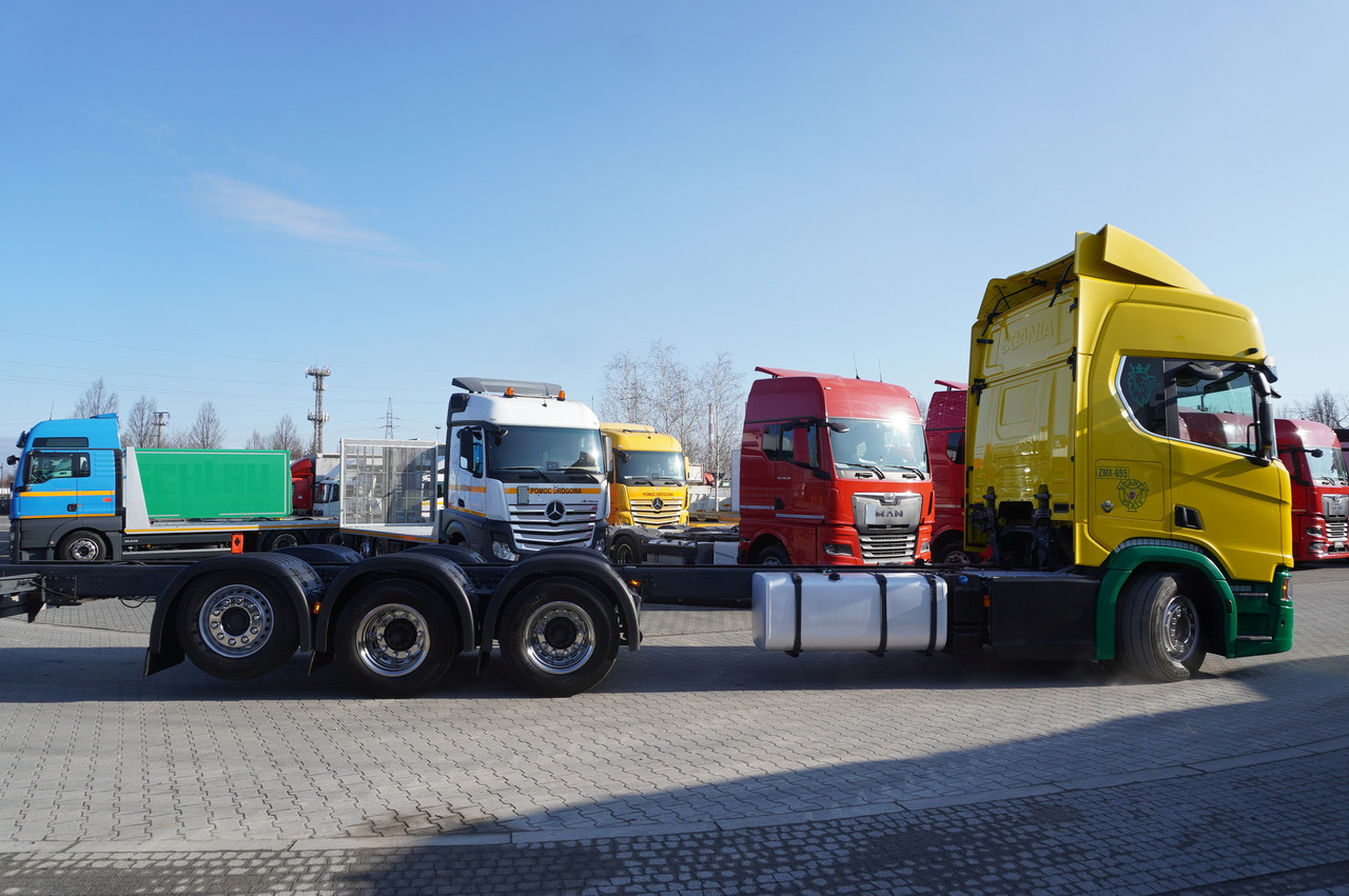 SCANIA R650 V8 8x4/4 E6 / 2020 / Frame 9.7 m - Kamion sa golom šasijom i zatvorenom kabinom: slika 4 SCANIA R650 V8 8x4/4 E6 / 2020 / Frame 9.7 m - Kamion sa golom šasijom i zatvorenom kabinom: slika 4