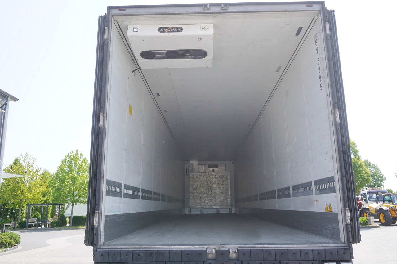 SCHMITZ refrigerated semi-trailer / Thermoking SLX Spectrum 250 / Multitemperature - Poluprikolica hladnjače: slika 4 SCHMITZ refrigerated semi-trailer / Thermoking SLX Spectrum 250 / Multitemperature - Poluprikolica hladnjače: slika 4