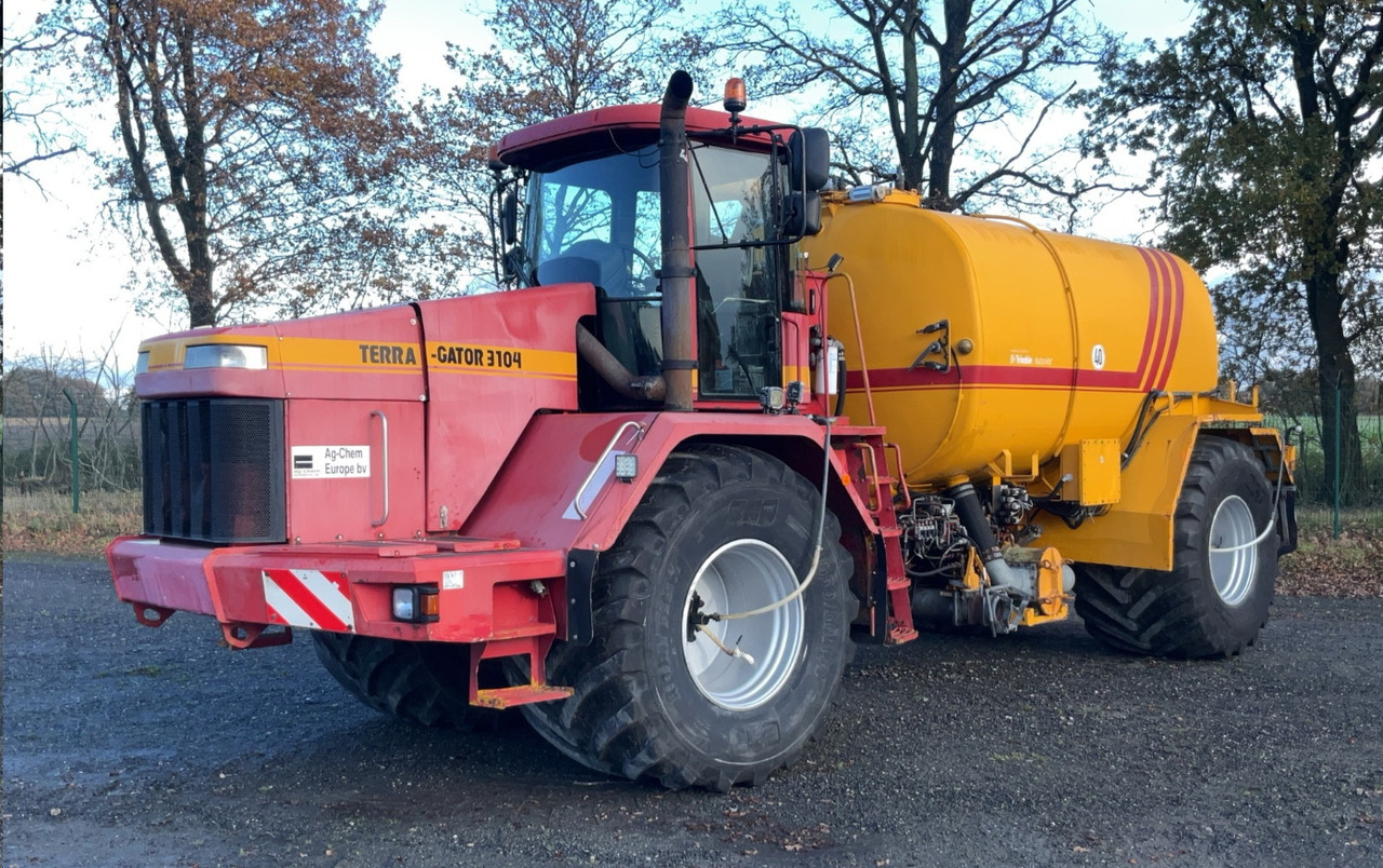 TERRA-GATOR TG 3104 Self-propelled liquid manure spreader - Rasipač prirodnog đubirva: slika 1 TERRA-GATOR TG 3104 Self-propelled liquid manure spreader - Rasipač prirodnog đubirva: slika 1