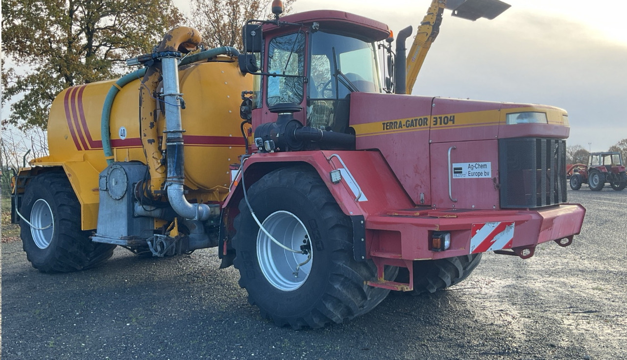 TERRA-GATOR TG 3104 Self-propelled liquid manure spreader - Rasipač prirodnog đubirva: slika 4 TERRA-GATOR TG 3104 Self-propelled liquid manure spreader - Rasipač prirodnog đubirva: slika 4
