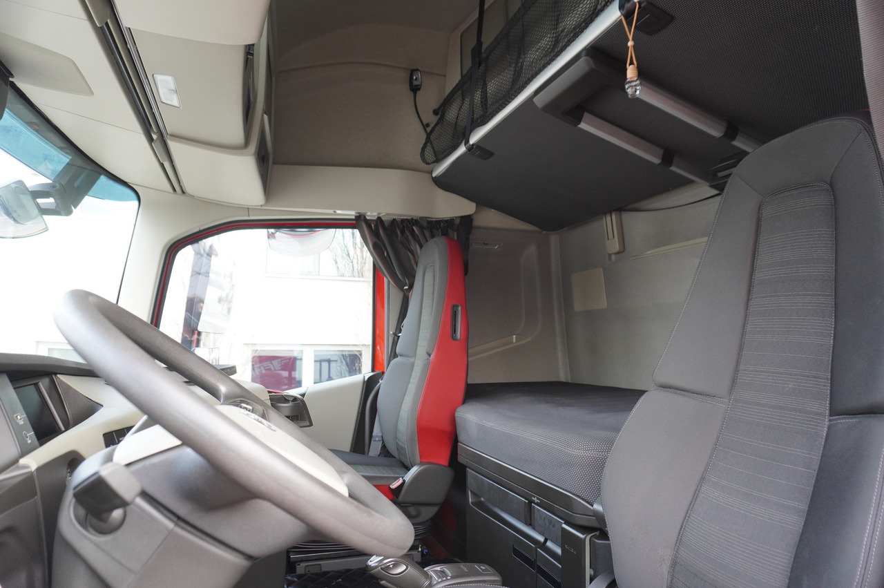 VOLVO FH 500 / BRAND-NEW Kässbohrer LB3E low-bed semi-trailer / 500 HP - Kamion za prevoz automobila: slika 5 VOLVO FH 500 / BRAND-NEW Kässbohrer LB3E low-bed semi-trailer / 500 HP - Kamion za prevoz automobila: slika 5