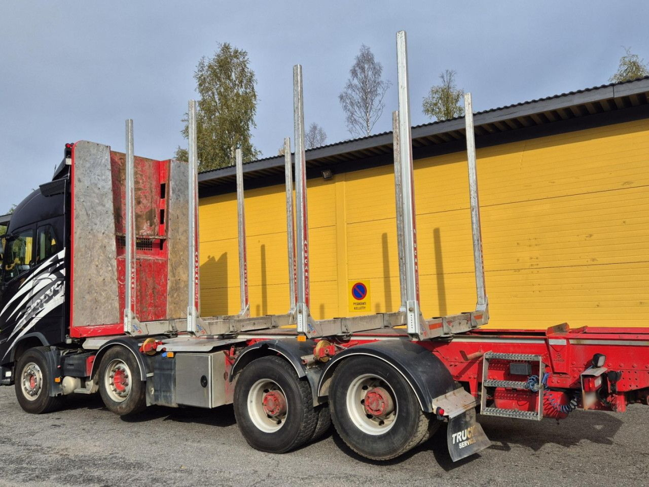 VOLVO FH 750 8x4 / 2 lifted axles / timber truck - Šticar: slika 2 VOLVO FH 750 8x4 / 2 lifted axles / timber truck - Šticar: slika 2
