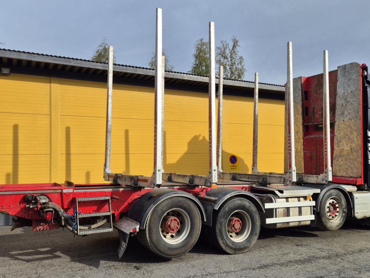 VOLVO FH 750 8x4 / 2 lifted axles / timber truck - Kamion sa dizalicom: slika 4 VOLVO FH 750 8x4 / 2 lifted axles / timber truck - Kamion sa dizalicom: slika 4