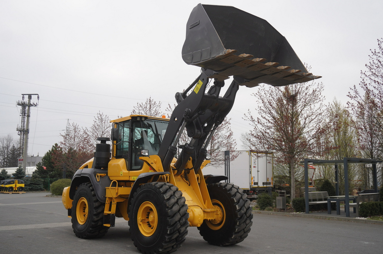 VOLVO L120H - Utovarivač točkaš: slika 4 VOLVO L120H - Utovarivač točkaš: slika 4