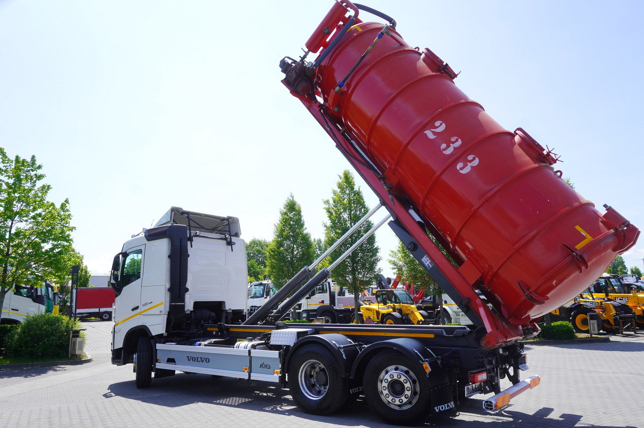 VOLVO Volvo FH 500 / Septic barrel 13000 l / Hook lift 21 t / 2022 / 3rd axle steered / 2 units - Cisterna za osoku: slika 4 VOLVO Volvo FH 500 / Septic barrel 13000 l / Hook lift 21 t / 2022 / 3rd axle steered / 2 units - Cisterna za osoku: slika 4