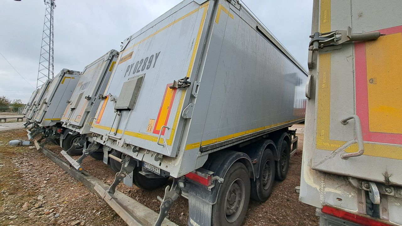 WIELTON NW-3 / weight 6.2 t / capacity 38m3 / Electrically folded roof / Teflon / 20 units, 2022 - Poluprikolica istovarivača: slika 3 WIELTON NW-3 / weight 6.2 t / capacity 38m3 / Electrically folded roof / Teflon / 20 units, 2022 - Poluprikolica istovarivača: slika 3