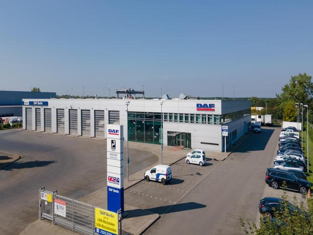 DAF XB 290 FA 16 to. Curtainsider LBW 1.5 AHK - Kamion sa ceradom: slika 2 DAF XB 290 FA 16 to. Curtainsider LBW 1.5 AHK - Kamion sa ceradom: slika 2