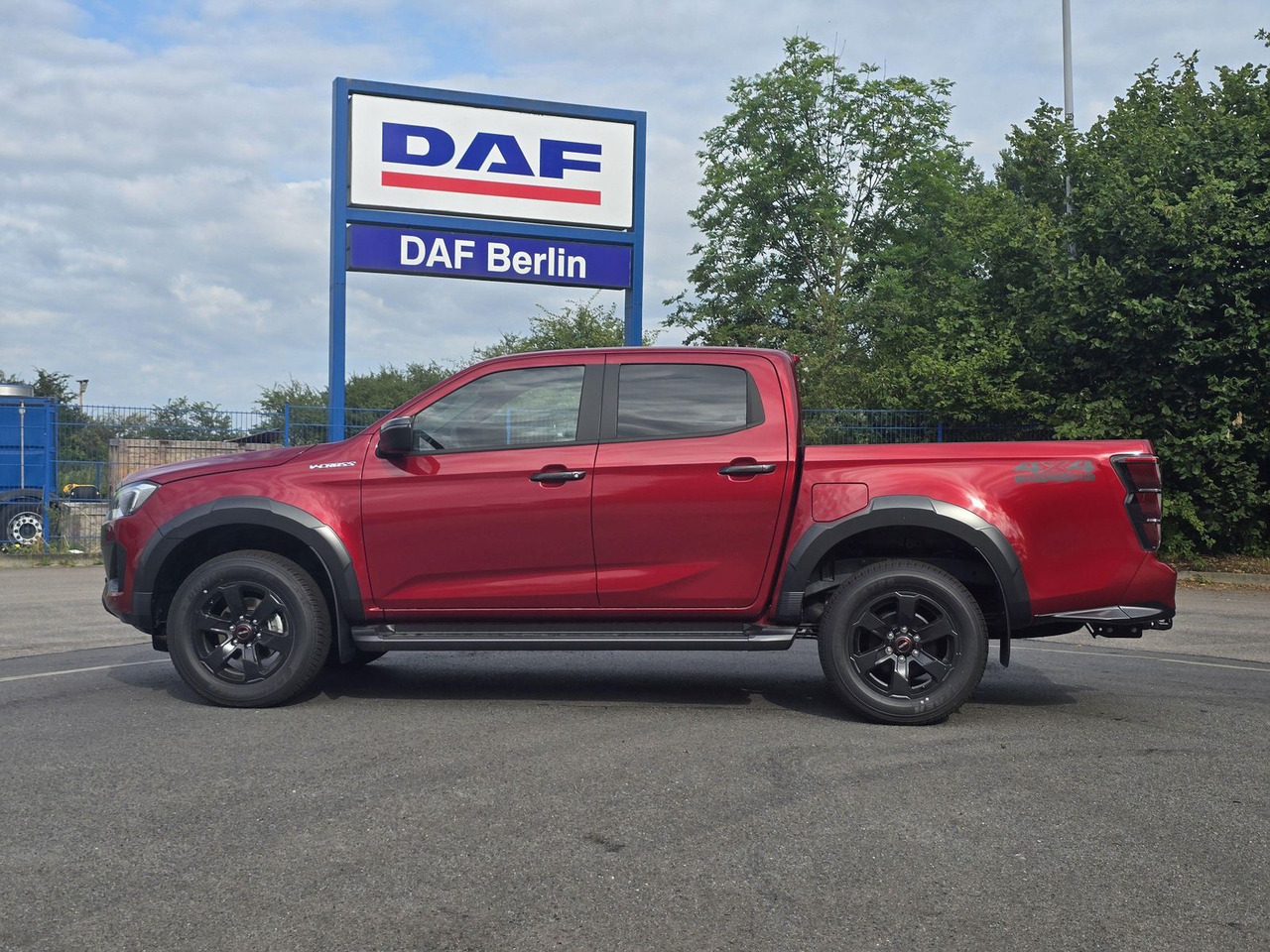 Isuzu D-Max V-Cross im Vorlauf 25er Modell - SUVSUV: slika 1 Isuzu D-Max V-Cross im Vorlauf 25er Modell - SUVSUV: slika 1