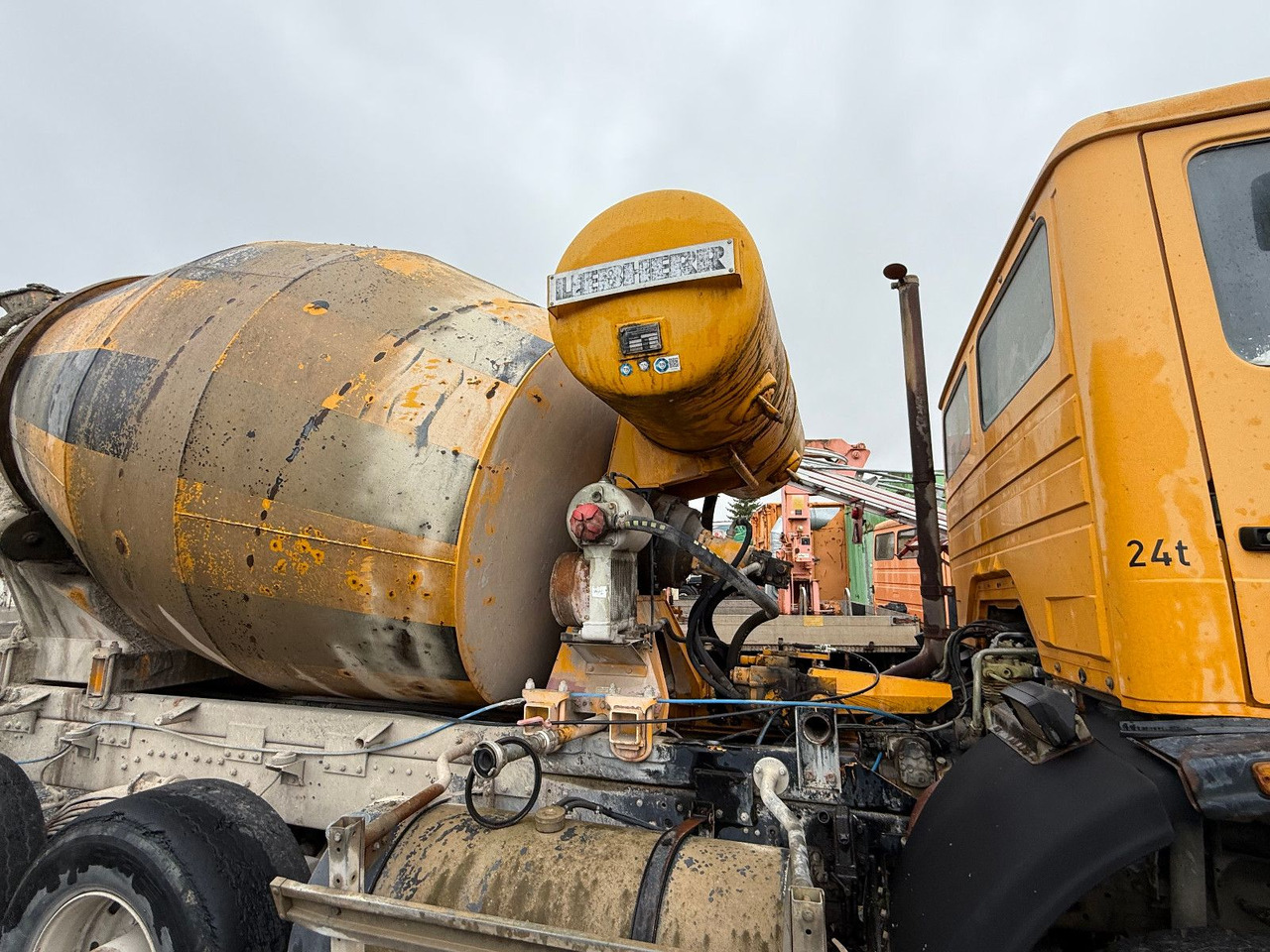 Mercedes-Benz 2225 - 6X4 - Mikser za beton: slika 3 Mercedes-Benz 2225 - 6X4 - Mikser za beton: slika 3