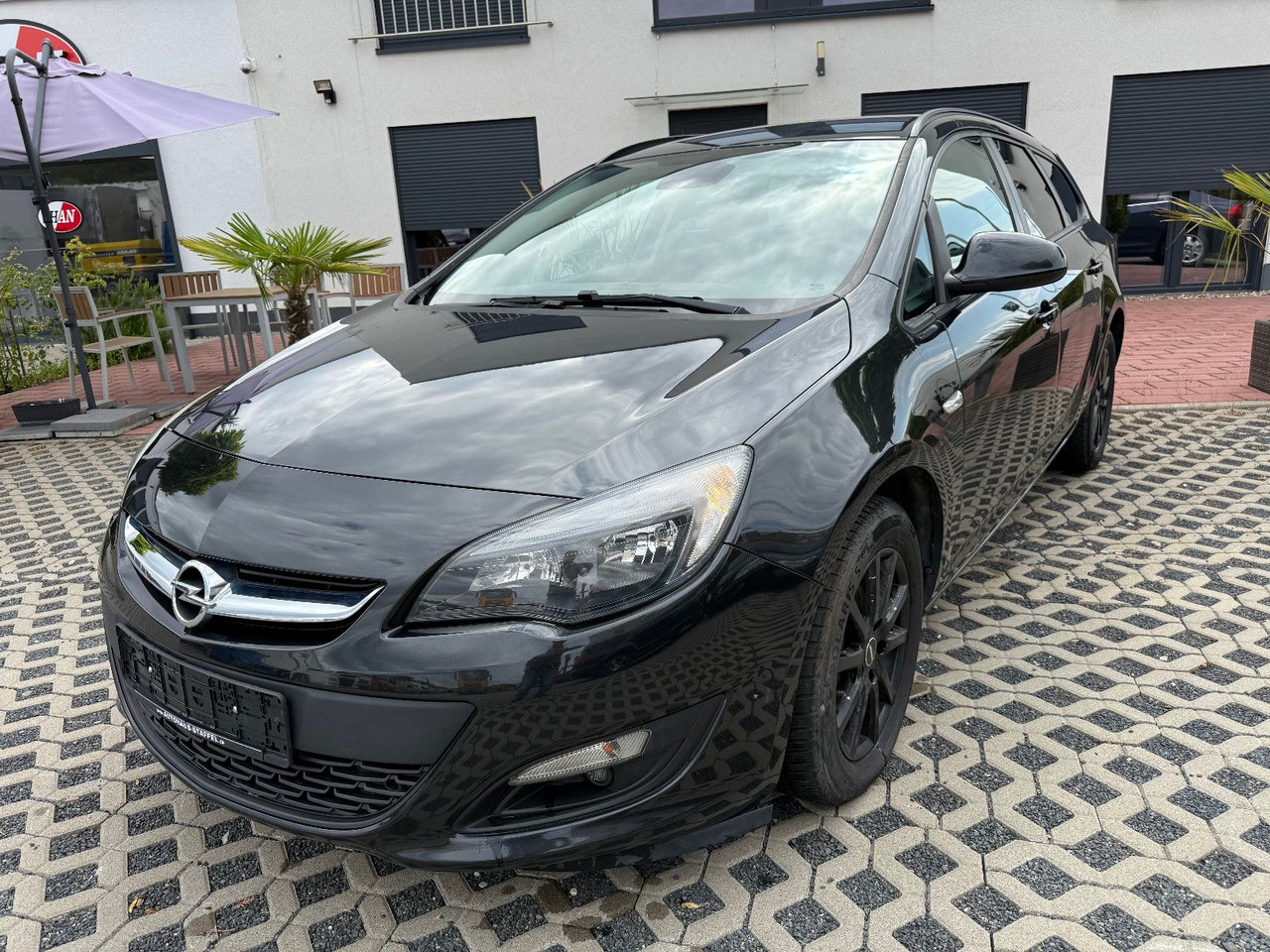 Opel Astra Sports Tourer 2.0 CDTI Sport 1 Hand - Automobil: slika 1 Opel Astra Sports Tourer 2.0 CDTI Sport 1 Hand - Automobil: slika 1