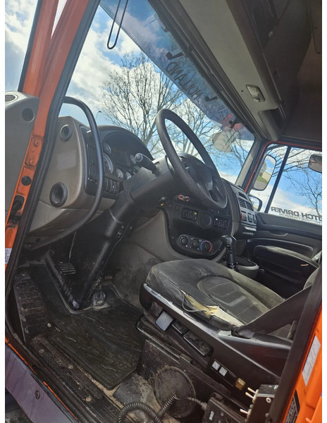 DAF XF 105 410 | 6X2 | Manual | Euro 5 | 10 Tyres - Kamion sa golom šasijom i zatvorenom kabinom: slika 5 DAF XF 105 410 | 6X2 | Manual | Euro 5 | 10 Tyres - Kamion sa golom šasijom i zatvorenom kabinom: slika 5