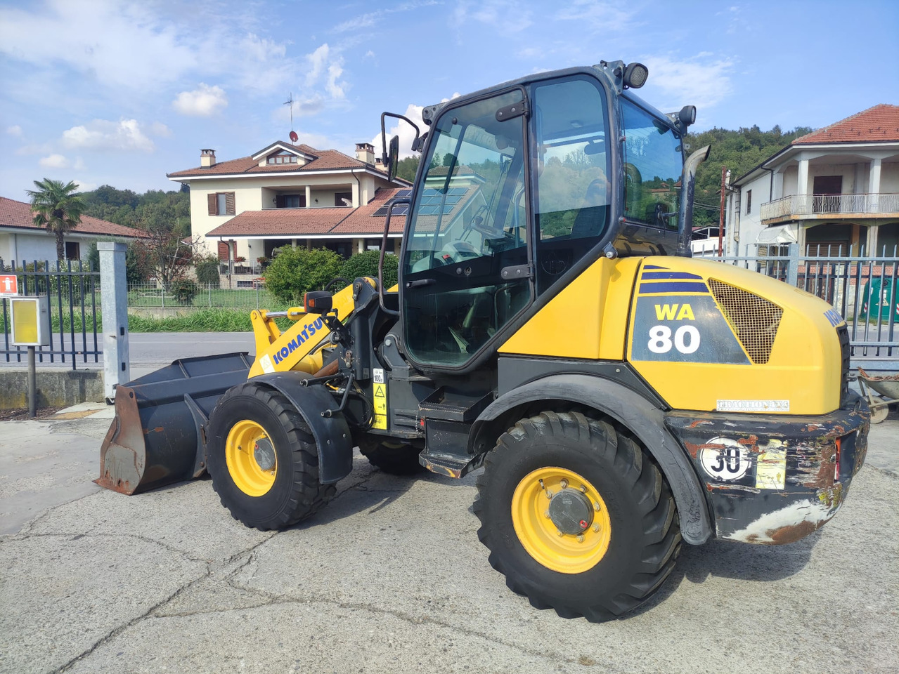 KOMATSU WA80-5 - Utovarivač točkaš: slika 4 KOMATSU WA80-5 - Utovarivač točkaš: slika 4