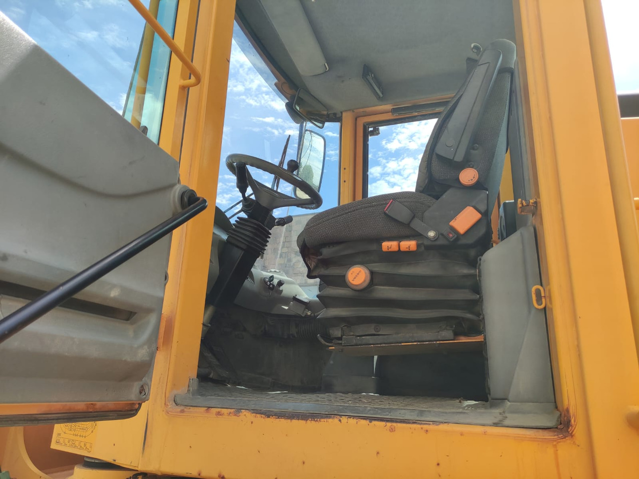 VOLVO L90E - Utovarivač točkaš: slika 5 VOLVO L90E - Utovarivač točkaš: slika 5