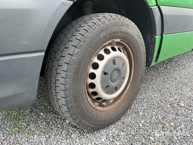 2015 Volkswagen Crafter 4x2 Crew Cab Flatbed Truck - Kamion sa tovarnim sandukom: slika 5 2015 Volkswagen Crafter 4x2 Crew Cab Flatbed Truck - Kamion sa tovarnim sandukom: slika 5