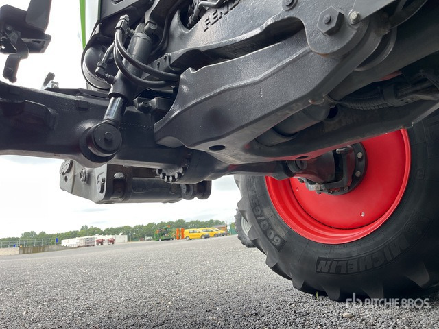 2020 Fendt 824 Vario Profi Plus 4WD Tractor - Traktor: slika 5 2020 Fendt 824 Vario Profi Plus 4WD Tractor - Traktor: slika 5