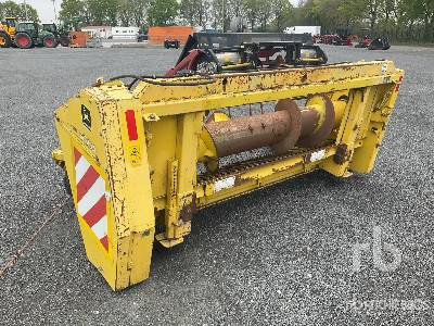 JOHN DEERE 630A - Prednji deo kombajna: slika 2 JOHN DEERE 630A - Prednji deo kombajna: slika 2