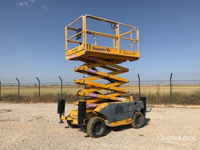 2005 Haulotte Compact12DX 4x4 Diesel Scissor Lift - Lift u obliku makaza: slika 1 2005 Haulotte Compact12DX 4x4 Diesel Scissor Lift - Lift u obliku makaza: slika 1