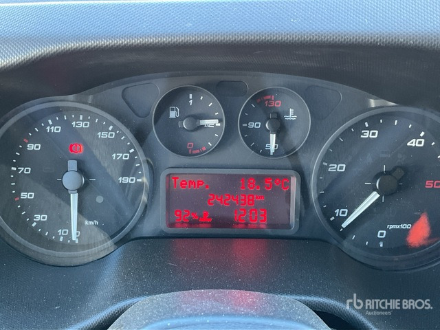 2019 Iveco Daily 70C18 4x2 Van Truck - Kamion sa zatvorenim sandukom: slika 3 2019 Iveco Daily 70C18 4x2 Van Truck - Kamion sa zatvorenim sandukom: slika 3