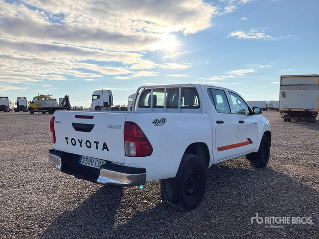 2019 Toyota Hilux 4x4 Crew Cab Pickup - Pikap: slika 3 2019 Toyota Hilux 4x4 Crew Cab Pickup - Pikap: slika 3