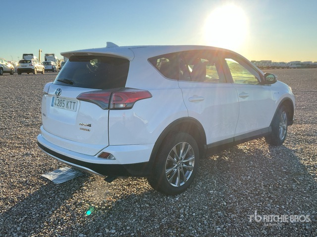 2019 Toyota RAV4 Hybrid SUV - SUVSUV: slika 3 2019 Toyota RAV4 Hybrid SUV - SUVSUV: slika 3