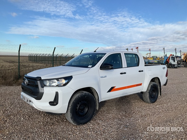 2020 Toyota Hilux 4x4 Crew Cab Pickup - Pikap: slika 1 2020 Toyota Hilux 4x4 Crew Cab Pickup - Pikap: slika 1