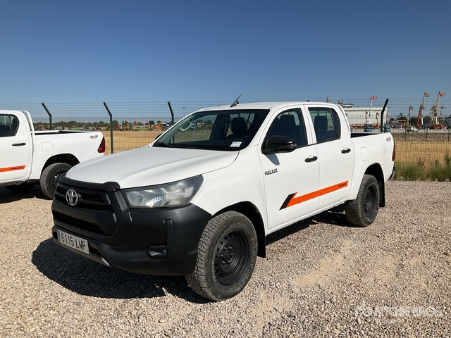 2020 Toyota Hilux 4x4 Crew Cab Pickup - Pikap: slika 1 2020 Toyota Hilux 4x4 Crew Cab Pickup - Pikap: slika 1