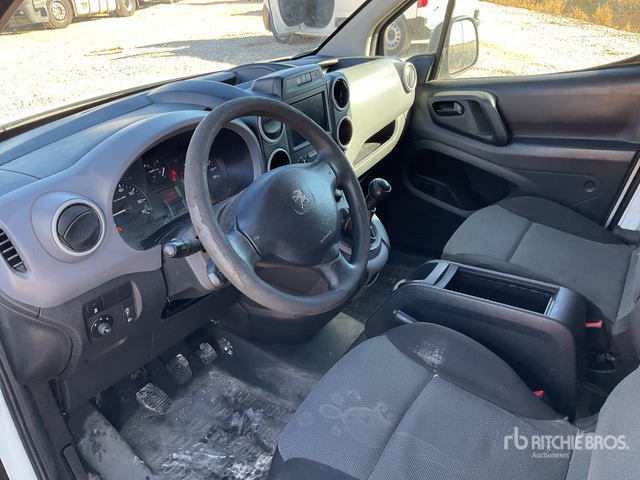 2016 Peugeot Partner Cargo Van - Dostavno vozilo: slika 5 2016 Peugeot Partner Cargo Van - Dostavno vozilo: slika 5