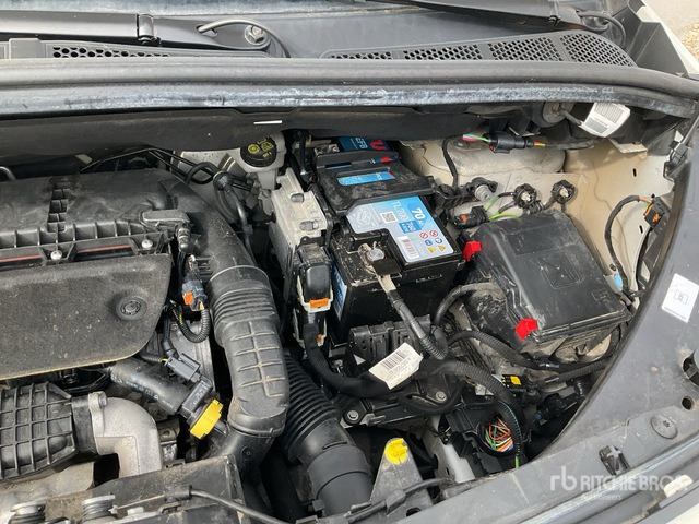 2019 Peugeot Partner Cargo Van - Dostavno vozilo: slika 5 2019 Peugeot Partner Cargo Van - Dostavno vozilo: slika 5