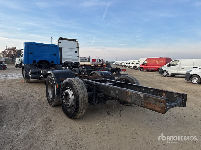 2000 Scania 310 Cab and Chassis - Kamion sa golom šasijom i zatvorenom kabinom: slika 2 2000 Scania 310 Cab and Chassis - Kamion sa golom šasijom i zatvorenom kabinom: slika 2