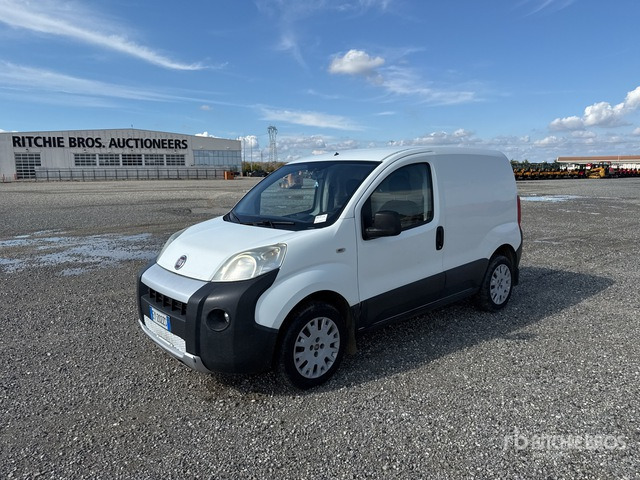2015 Fiat Fiorino Autocarro furgonato - Mali kombi: slika 1 2015 Fiat Fiorino Autocarro furgonato - Mali kombi: slika 1