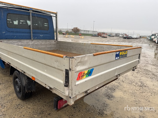 2015 Iveco Daily 33-110 Crew Cab Flatbed Truck - Kamion sa tovarnim sandukom: slika 4 2015 Iveco Daily 33-110 Crew Cab Flatbed Truck - Kamion sa tovarnim sandukom: slika 4