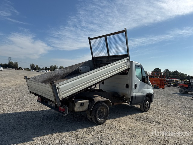 2015 Iveco Daily 35-110 Autocarro ribaltabile: carichi leggeri - Dostavno vozilo istovarivač: slika 3 2015 Iveco Daily 35-110 Autocarro ribaltabile: carichi leggeri - Dostavno vozilo istovarivač: slika 3