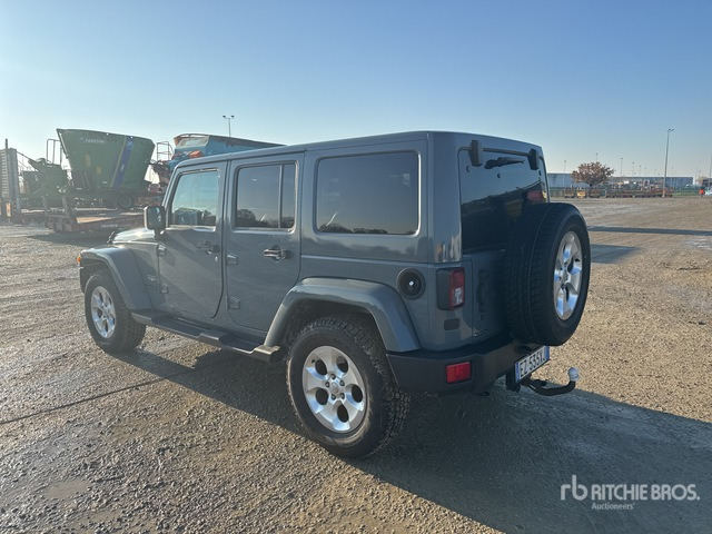 2015 Jeep Wrangler Unlimited Sahara 2.8 CRD 4WD auto 147KW/200CV SUV - SUVSUV: slika 2 2015 Jeep Wrangler Unlimited Sahara 2.8 CRD 4WD auto 147KW/200CV SUV - SUVSUV: slika 2