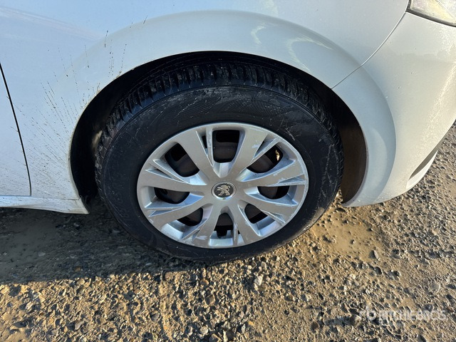 2017 Peugeot 208 BERLINA MIX BLUEHDI Automobile - Automobil: slika 4 2017 Peugeot 208 BERLINA MIX BLUEHDI Automobile - Automobil: slika 4