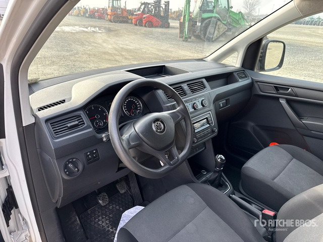 2017 Volkswagen Caddy 2.0 TDCI 122 CV E6 4 MOTION Van Truck - Kamion sa zatvorenim sandukom: slika 4 2017 Volkswagen Caddy 2.0 TDCI 122 CV E6 4 MOTION Van Truck - Kamion sa zatvorenim sandukom: slika 4