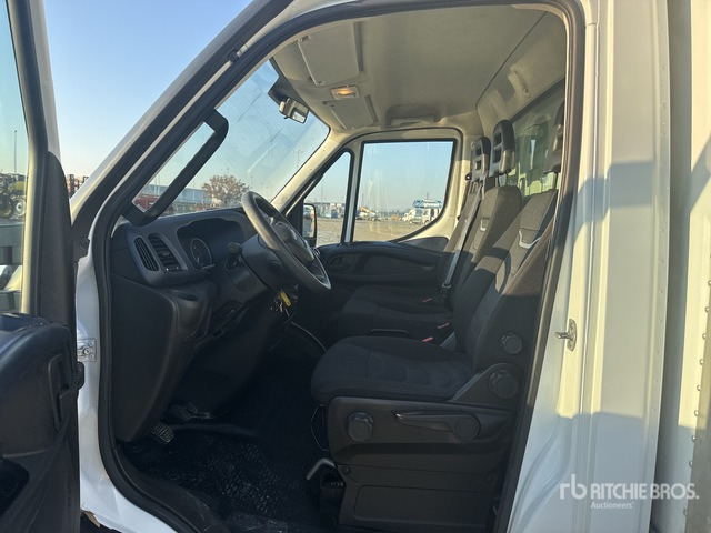 2021 Iveco Daily CABINATO 35S14N BLUE POWER 3750 ... Van Truck - Kamion sa zatvorenim sandukom: slika 4 2021 Iveco Daily CABINATO 35S14N BLUE POWER 3750 ... Van Truck - Kamion sa zatvorenim sandukom: slika 4