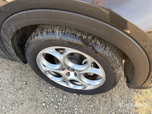 2023 Alfa Romeo Tonale 130CV HYBRID TCT7 SPRINT SUV - SUVSUV: slika 4 2023 Alfa Romeo Tonale 130CV HYBRID TCT7 SPRINT SUV - SUVSUV: slika 4