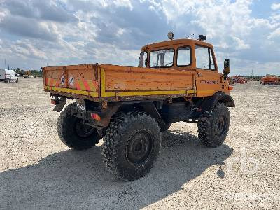 MERCEDES-BENZ UNIMOG 4x4 - Kamion sa tovarnim sandukom: slika 3 MERCEDES-BENZ UNIMOG 4x4 - Kamion sa tovarnim sandukom: slika 3