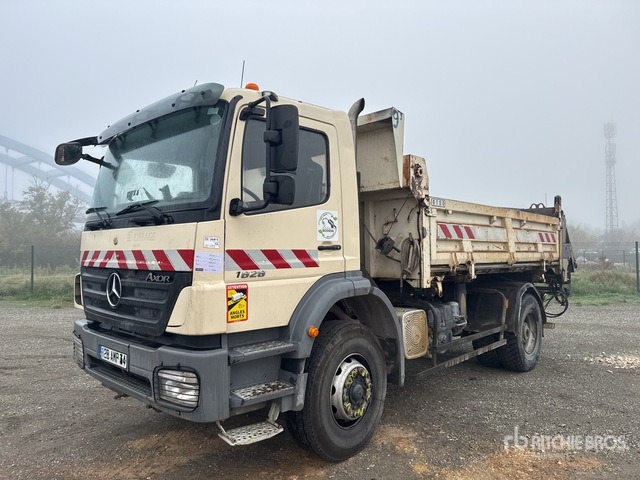 2005 Mercedes-Benz B1828 KN 4x2 Camion Benne Gravillonneur 4x2 S/A Dump Truck - Istovarivač: slika 1 2005 Mercedes-Benz B1828 KN 4x2 Camion Benne Gravillonneur 4x2 S/A Dump Truck - Istovarivač: slika 1