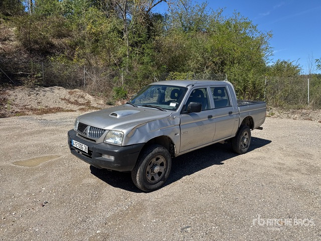 2006 Mitsubishi L200 4x4 Dual Cab Pickup - Pikap: slika 2 2006 Mitsubishi L200 4x4 Dual Cab Pickup - Pikap: slika 2