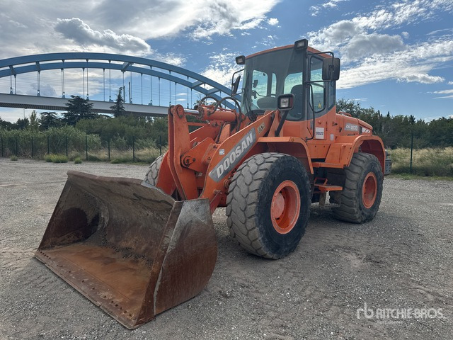2011 Doosan DL200 Chargeuse Sur Pneus Wheel Loader - Utovarivač točkaš: slika 1 2011 Doosan DL200 Chargeuse Sur Pneus Wheel Loader - Utovarivač točkaš: slika 1