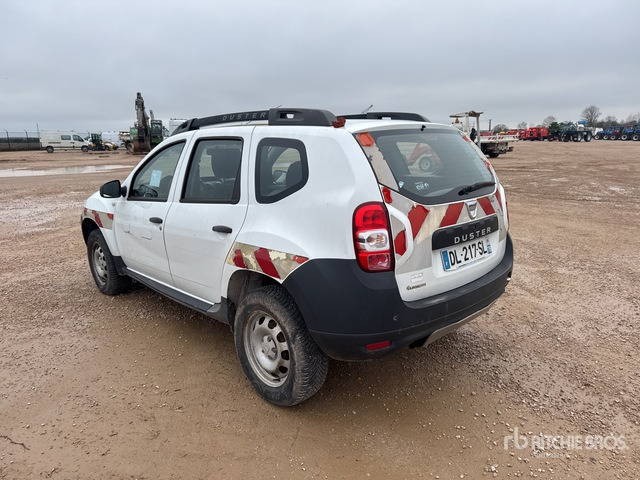 2014 DACIA Duster 4x4 4WD SUV (Inoperable) SUV - SUVSUV: slika 2 2014 DACIA Duster 4x4 4WD SUV (Inoperable) SUV - SUVSUV: slika 2