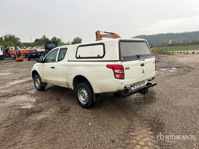 2018 Mitsubishi L200 4x4 Extended Cab (Inoperable) Pickup - Pikap: slika 4 2018 Mitsubishi L200 4x4 Extended Cab (Inoperable) Pickup - Pikap: slika 4