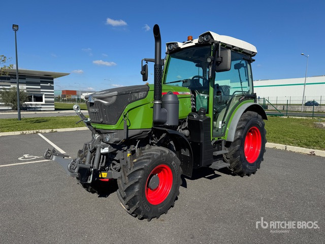 2023 Fendt 208 F Vario Gen 3 Profi 4x4 Tracteur Agricole (Non Util ... 4WD Tractor - Traktor: slika 1 2023 Fendt 208 F Vario Gen 3 Profi 4x4 Tracteur Agricole (Non Util ... 4WD Tractor - Traktor: slika 1