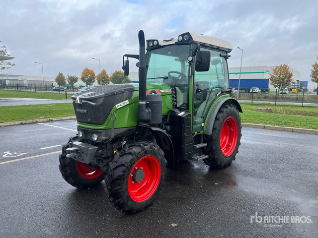 2023 Fendt 209 F Vario Gen 3 Profi Plus 4x4 Tracteur Agricole (Non Util ... 4WD Tractor - Traktor: slika 1 2023 Fendt 209 F Vario Gen 3 Profi Plus 4x4 Tracteur Agricole (Non Util ... 4WD Tractor - Traktor: slika 1