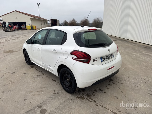 2015 Peugeot 208 Motricit? Renforc?e Vehicule Utilitaire Cargo Van - Dostavno vozilo: slika 2 2015 Peugeot 208 Motricit? Renforc?e Vehicule Utilitaire Cargo Van - Dostavno vozilo: slika 2